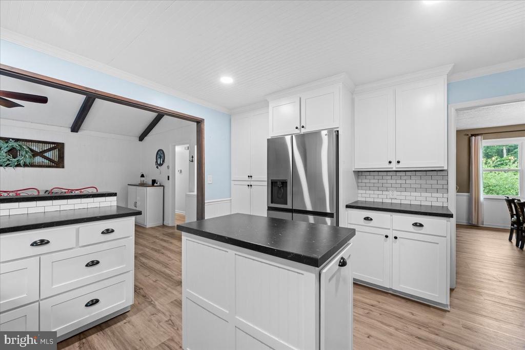 2237 MOUNTAIN ROAD