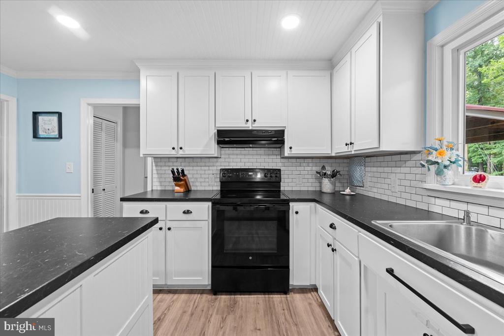 2237 MOUNTAIN ROAD