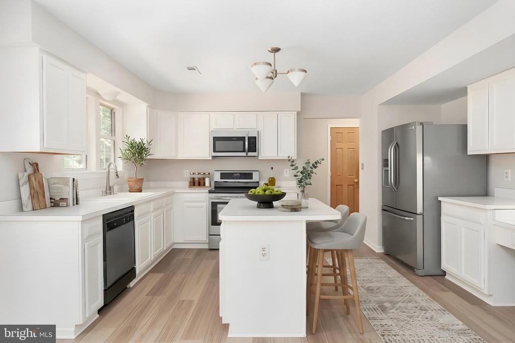 5 TIMBERWOOD COURT