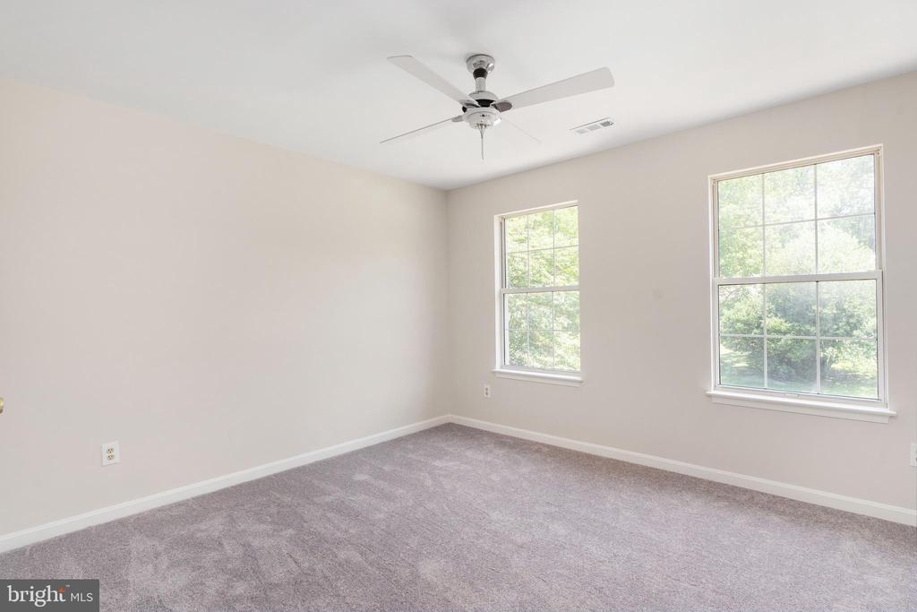 5 TIMBERWOOD COURT