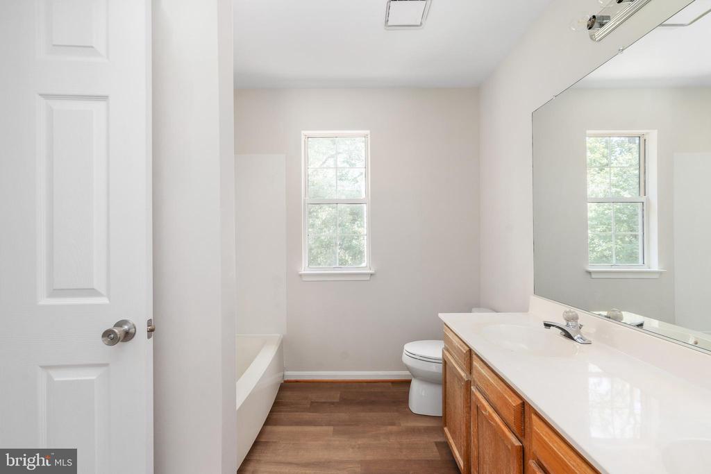 5 TIMBERWOOD COURT
