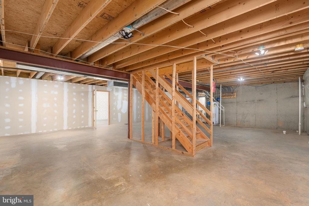 5 TIMBERWOOD COURT