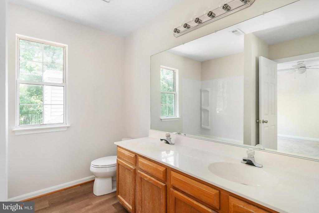 5 TIMBERWOOD COURT