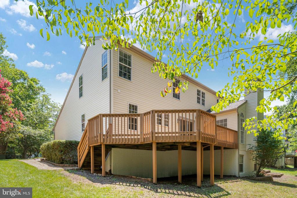 5 TIMBERWOOD COURT