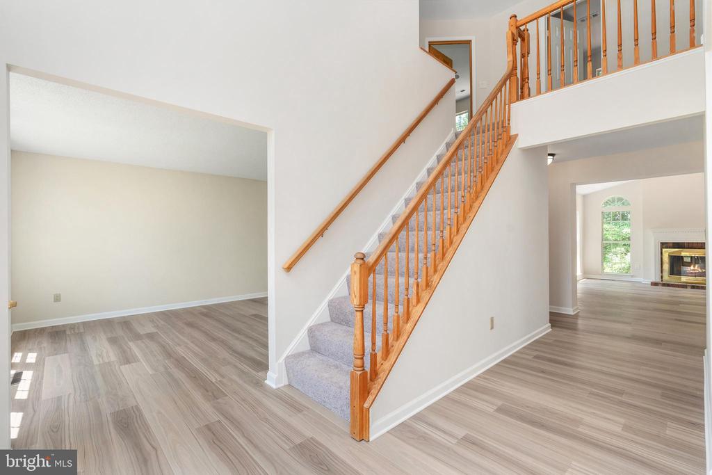 5 TIMBERWOOD COURT