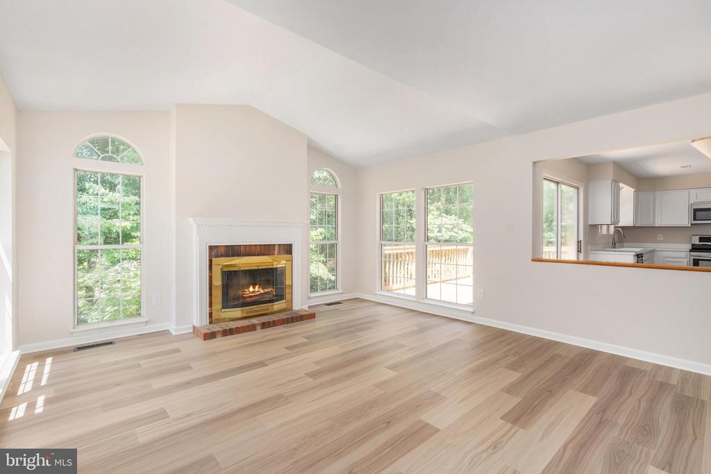 5 TIMBERWOOD COURT