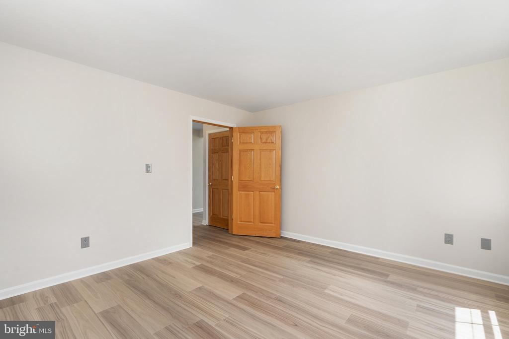 5 TIMBERWOOD COURT