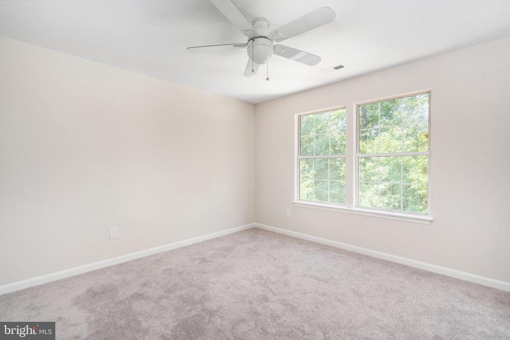 5 TIMBERWOOD COURT
