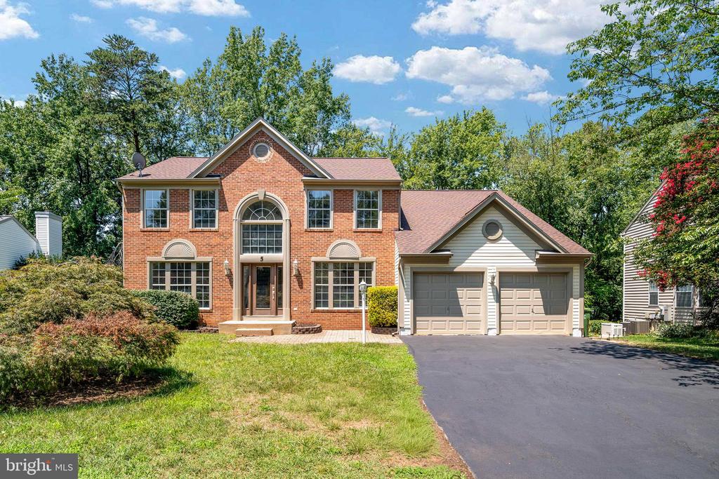 5 TIMBERWOOD COURT