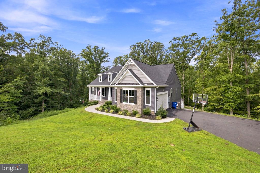 80 HOPEWELL DRIVE