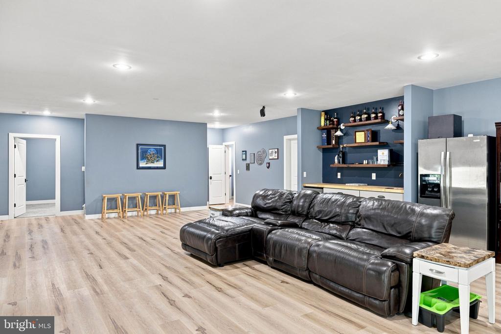80 HOPEWELL DRIVE