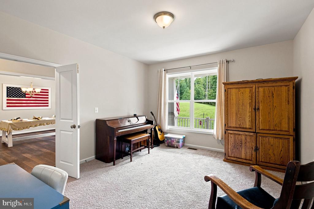 80 HOPEWELL DRIVE