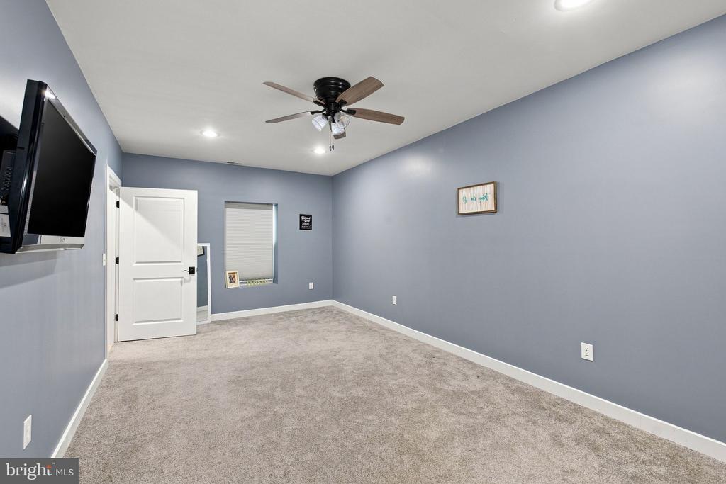 80 HOPEWELL DRIVE