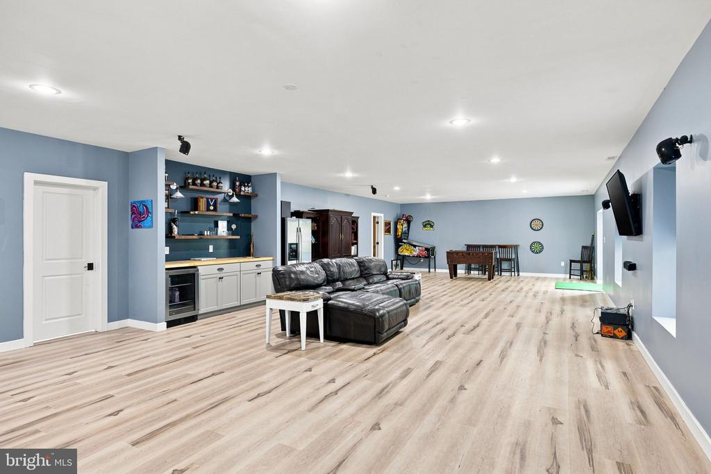 80 HOPEWELL DRIVE
