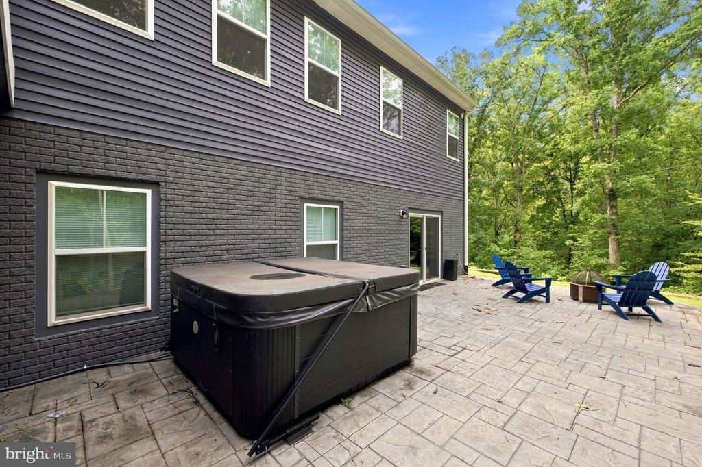 80 HOPEWELL DRIVE