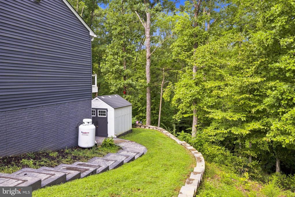 80 HOPEWELL DRIVE