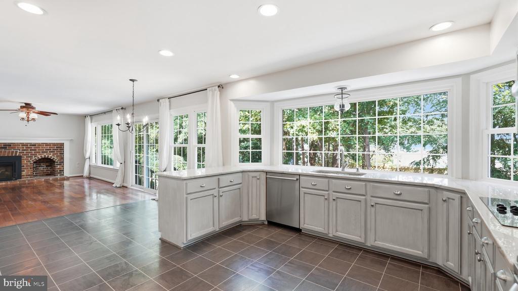 32 LARKWOOD COURT