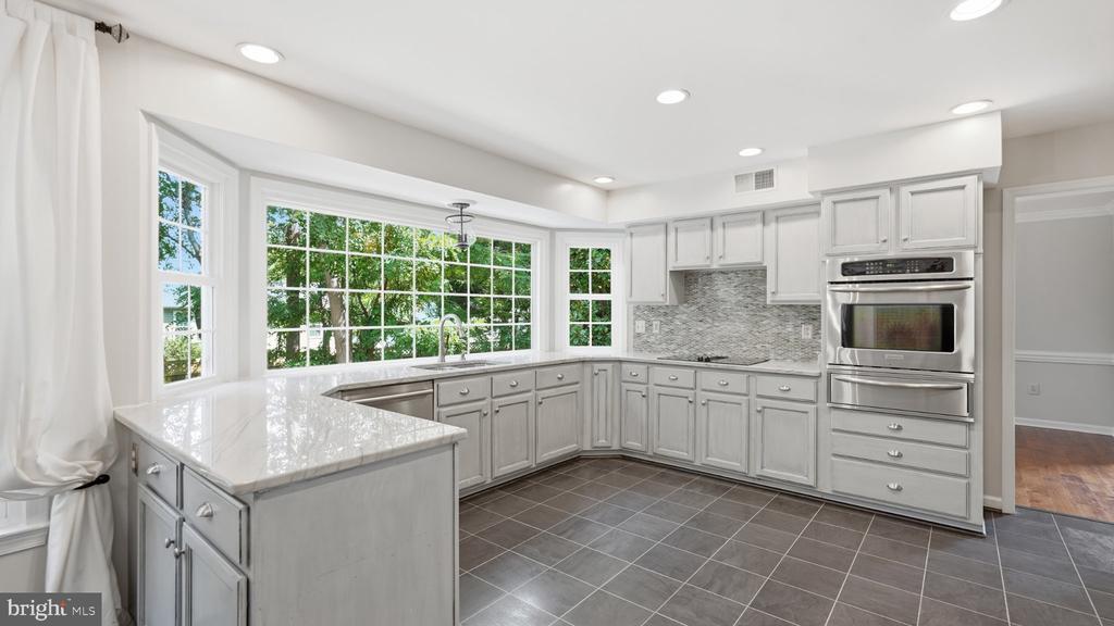 32 LARKWOOD COURT