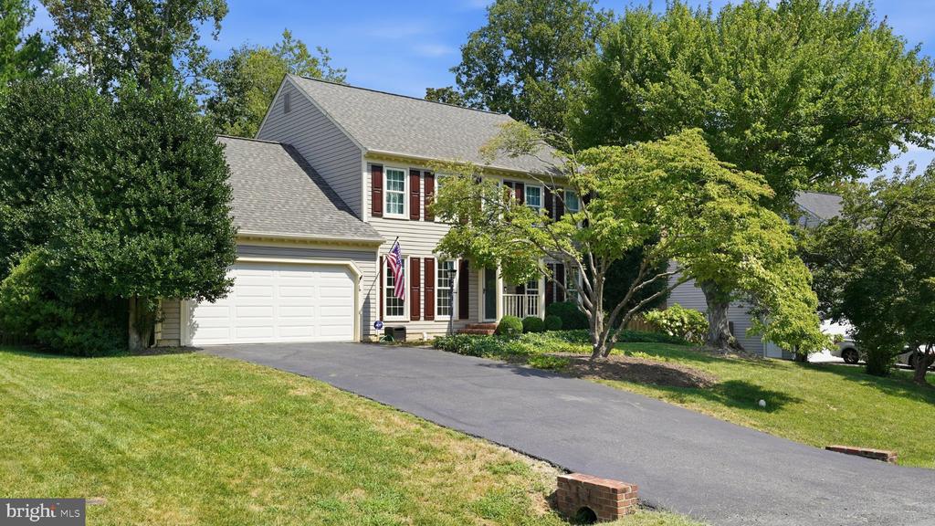 32 LARKWOOD COURT