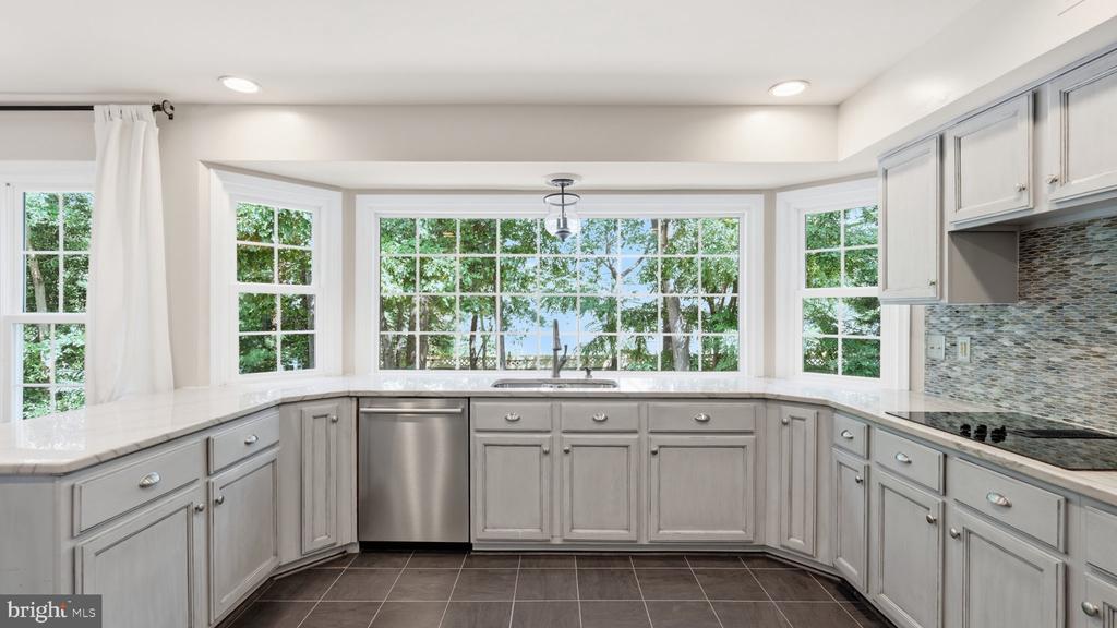 32 LARKWOOD COURT