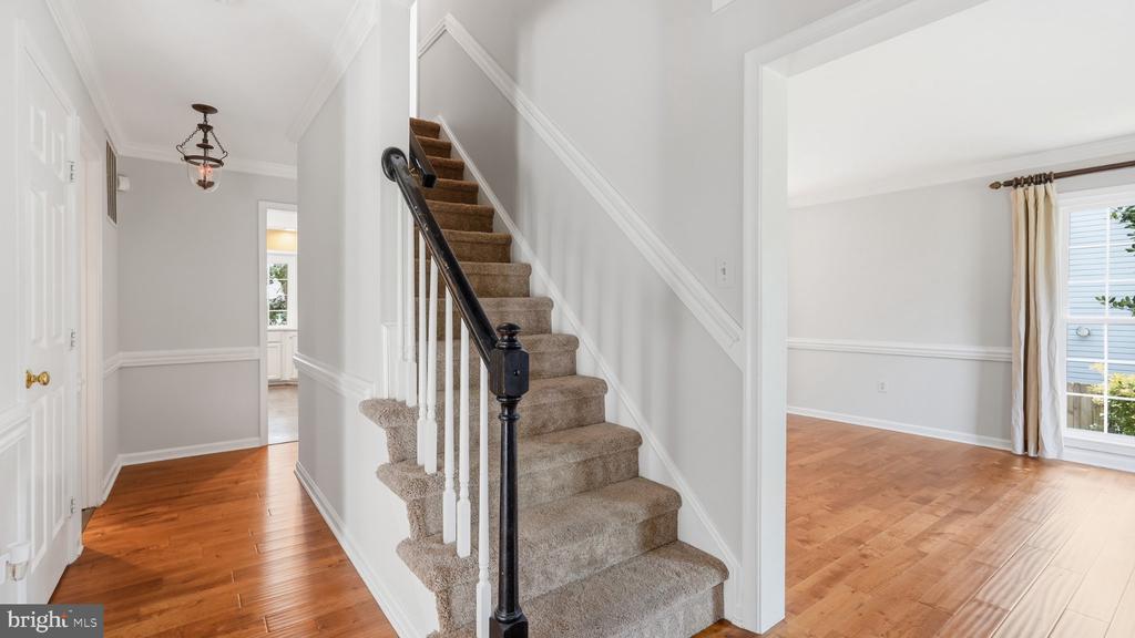32 LARKWOOD COURT
