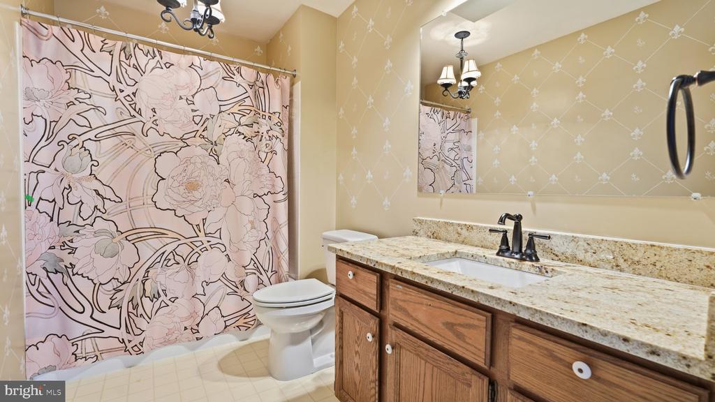 32 LARKWOOD COURT