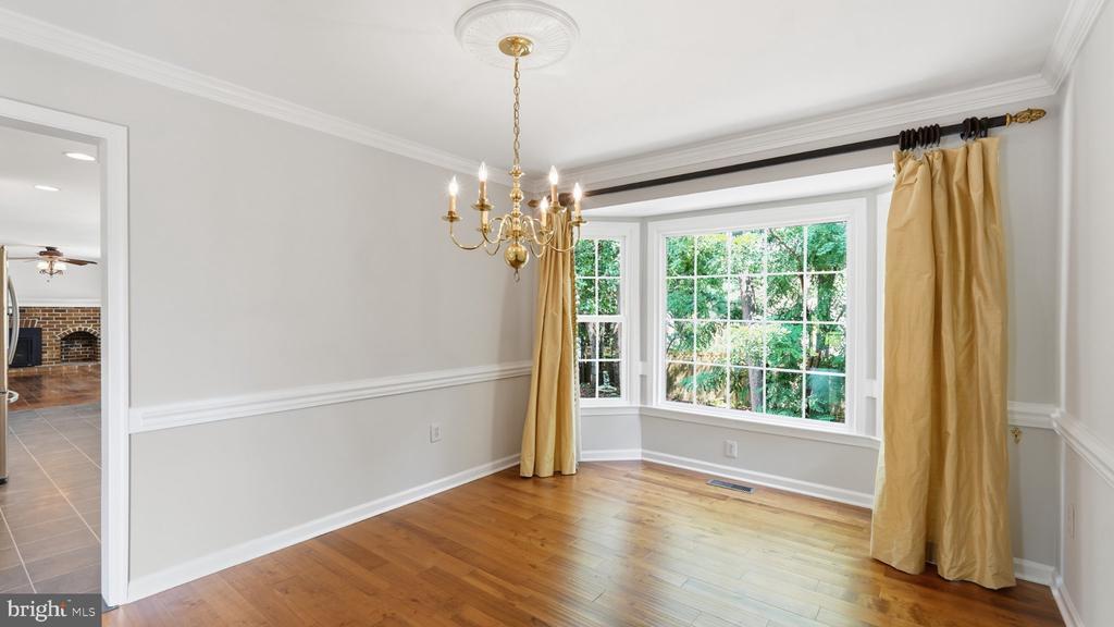 32 LARKWOOD COURT