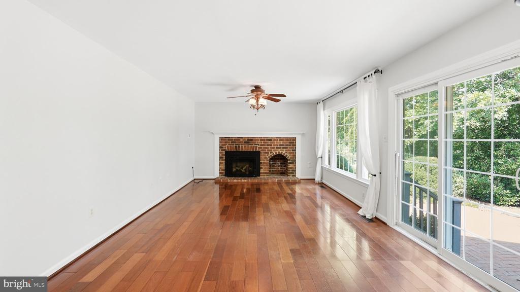 32 LARKWOOD COURT