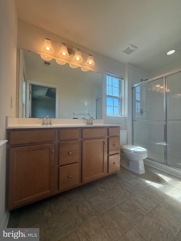 100 BRENTON ROAD Unit: 1