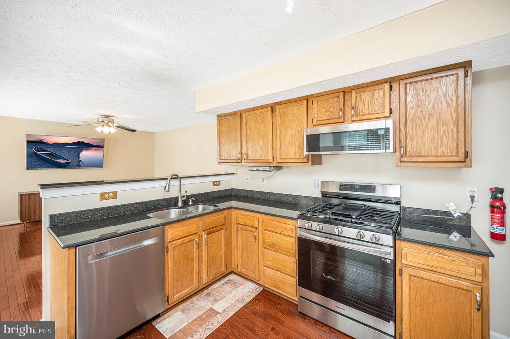 51 RUBINS WALK