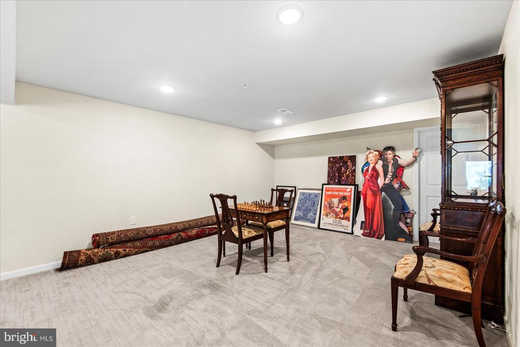 35 MEARES WAY