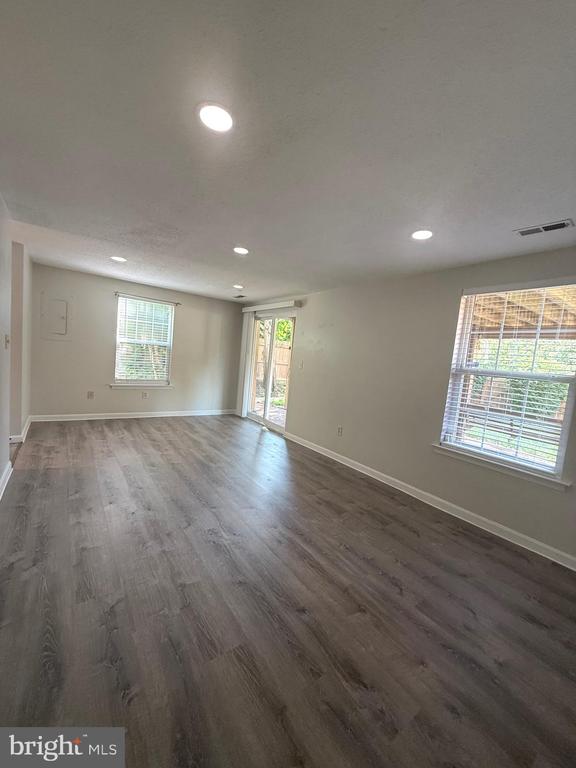 110 LAKEVIEW COURT