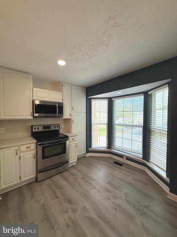 110 LAKEVIEW COURT