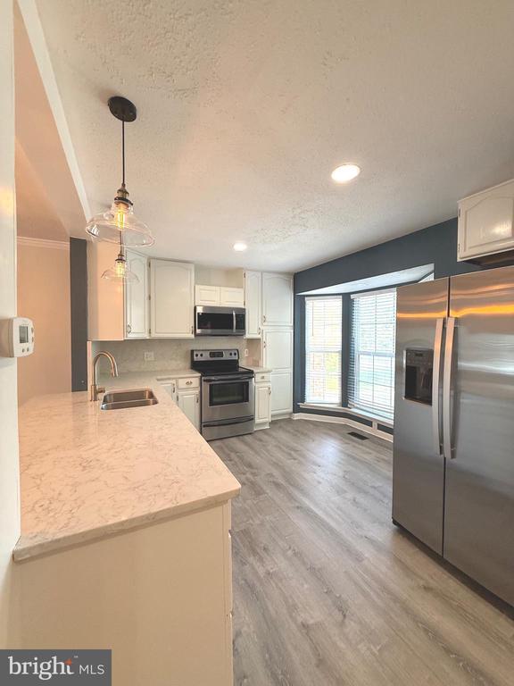 110 LAKEVIEW COURT
