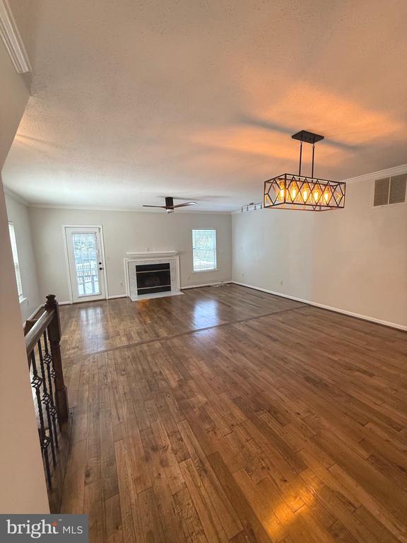 110 LAKEVIEW COURT