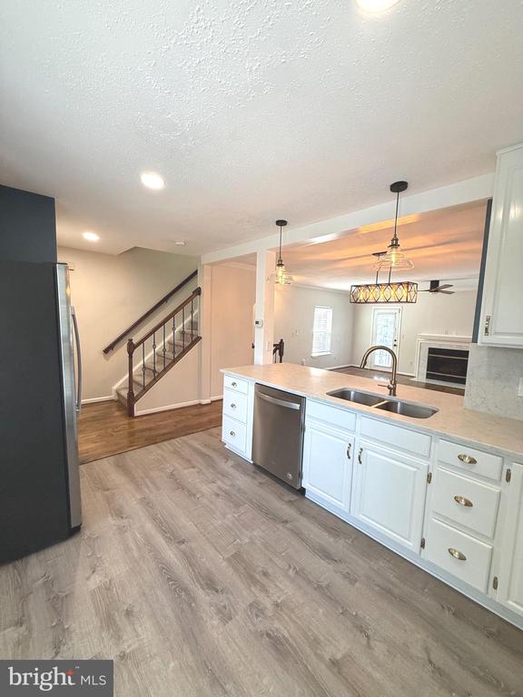 110 LAKEVIEW COURT