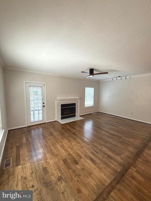 110 LAKEVIEW COURT