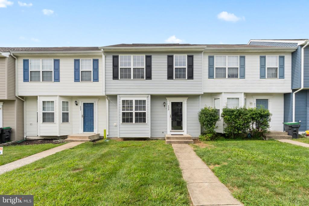 209 ILONA COURT