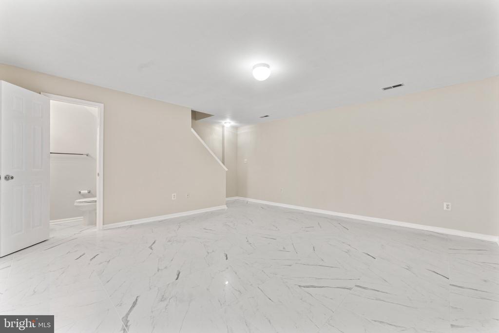 209 ILONA COURT