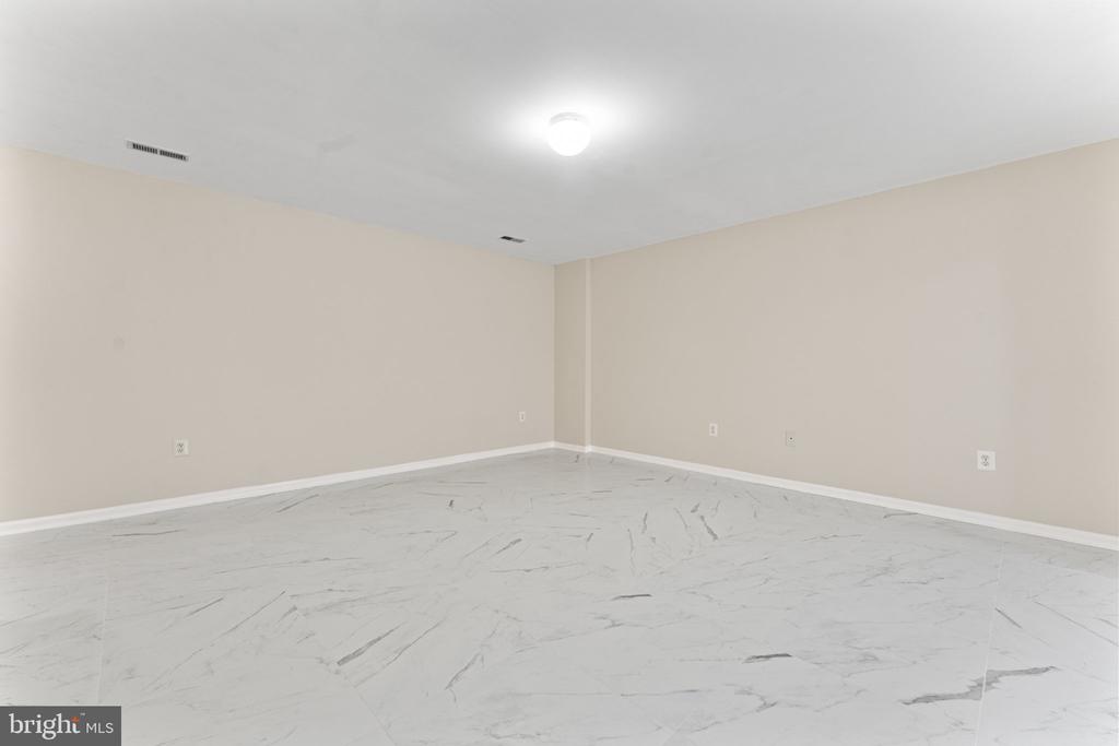 209 ILONA COURT