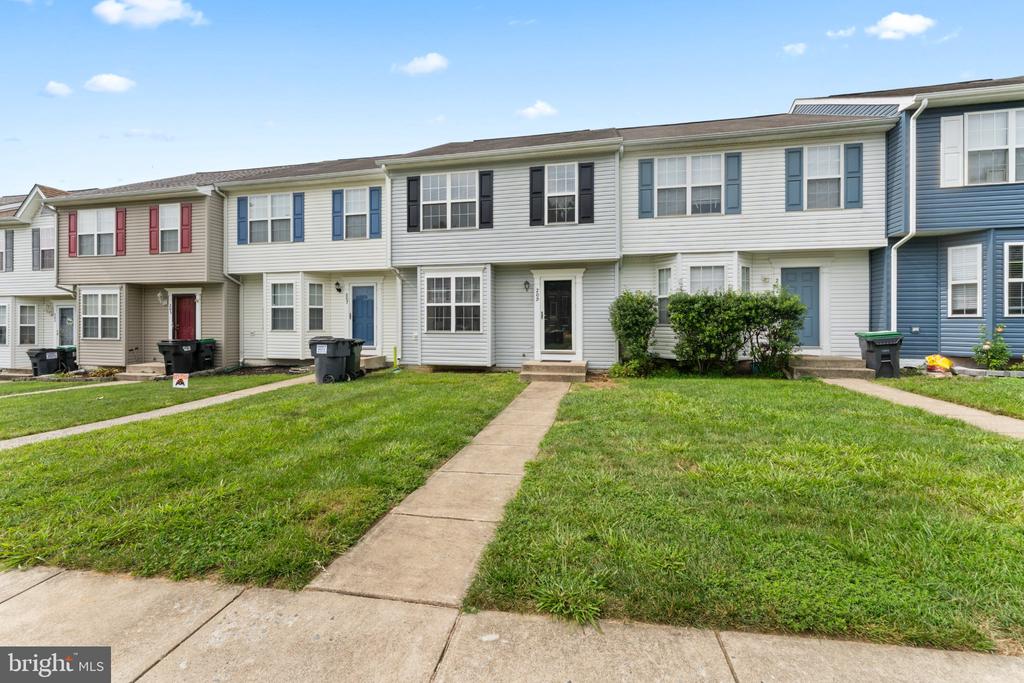 209 ILONA COURT