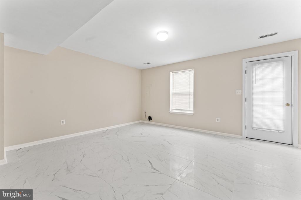 209 ILONA COURT