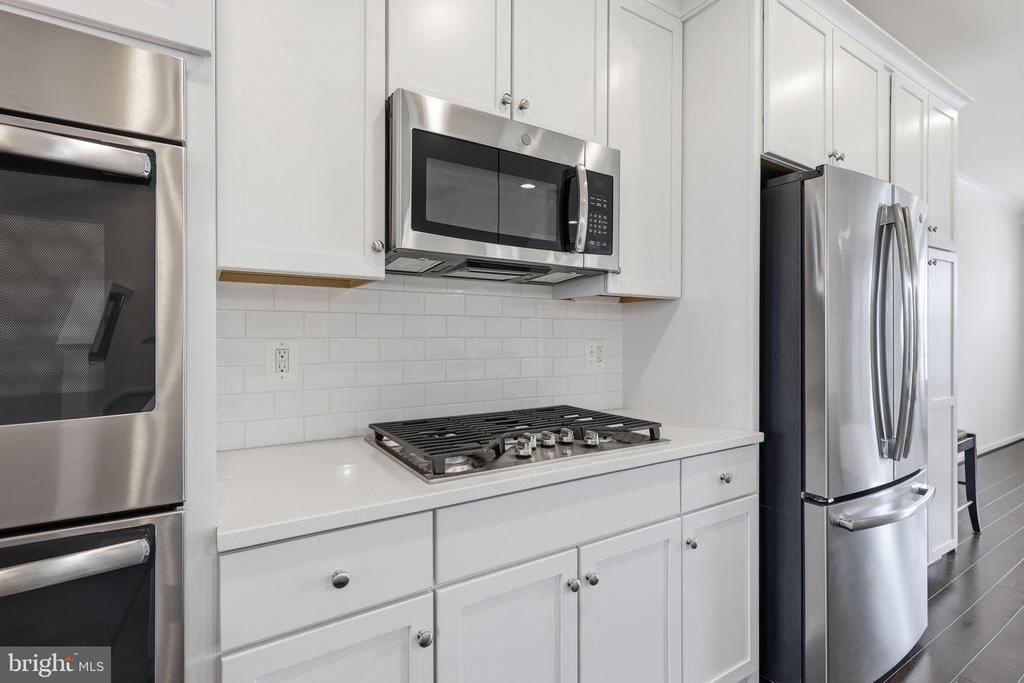 439 FOXGLOVE WAY Unit: 103