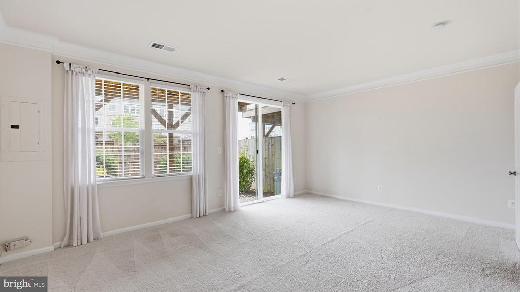 439 FOXGLOVE WAY Unit: 103
