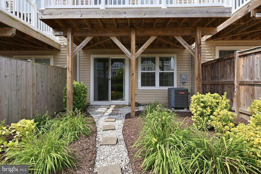 439 FOXGLOVE WAY Unit: 103