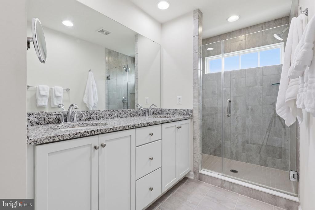 439 FOXGLOVE WAY Unit: 103