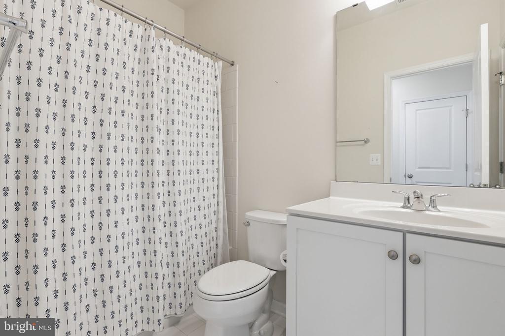 439 FOXGLOVE WAY Unit: 103