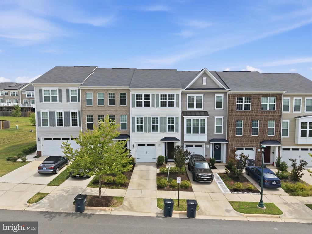 439 FOXGLOVE WAY Unit: 103