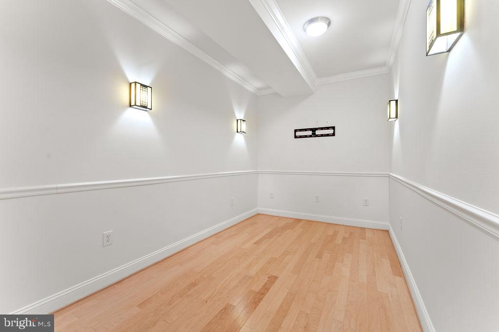 9 MERIDAN LANE