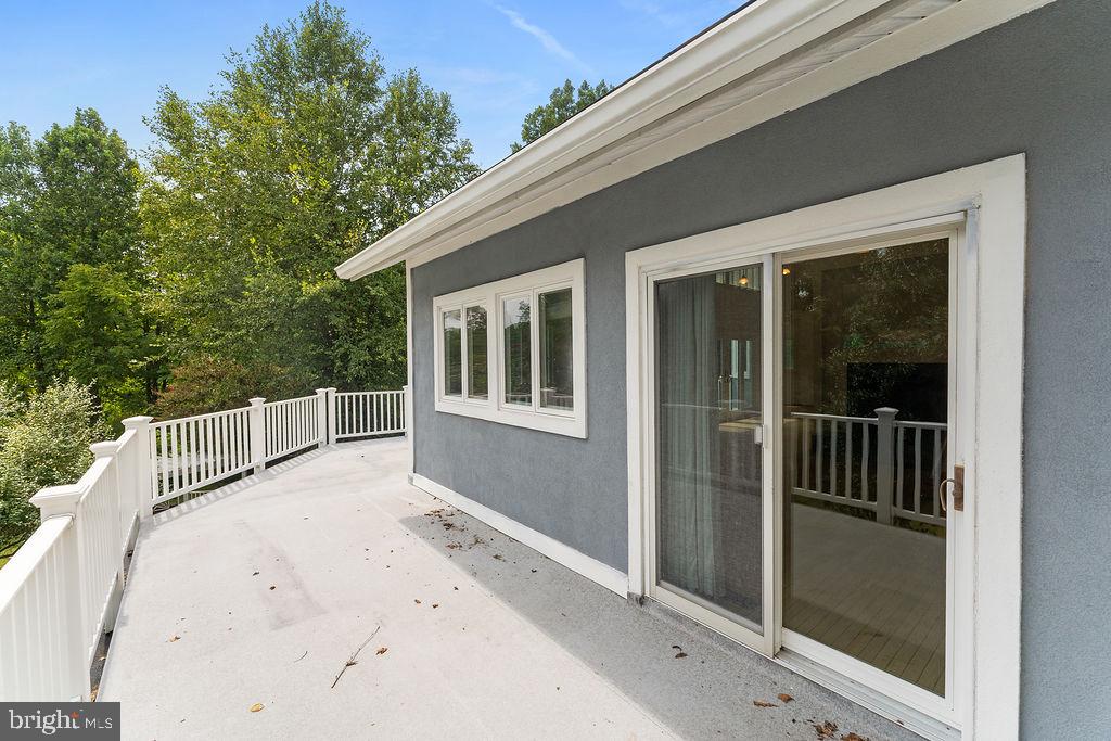 9 MERIDAN LANE